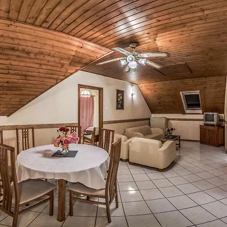 Maria Апартаменты Залакарош